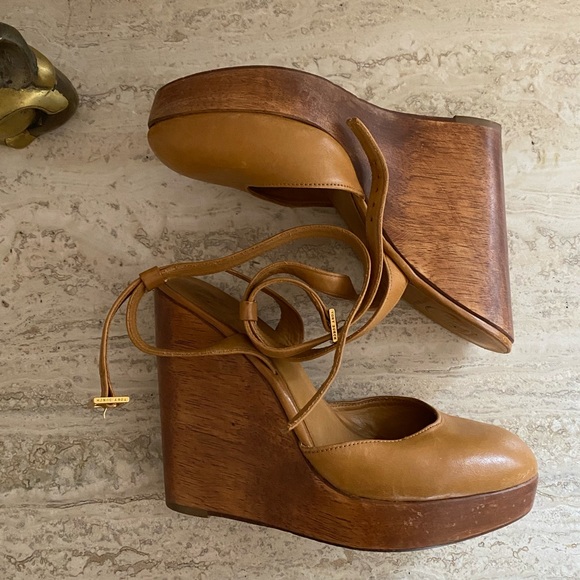 Tory Burch wooden wedges - Picture 3 of 6